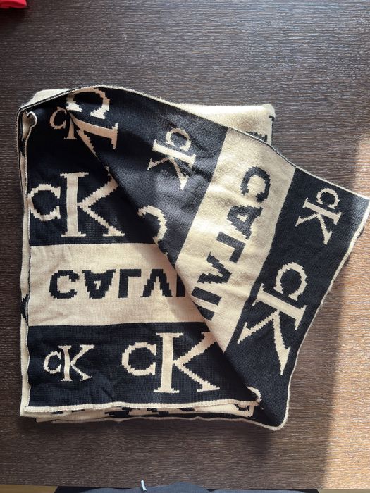 Fular Calvin Klein , autentic , impecabil