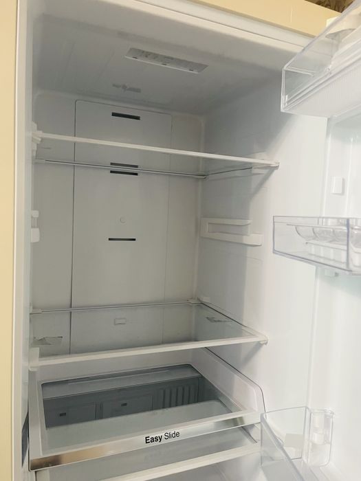 Холодильник Samsung