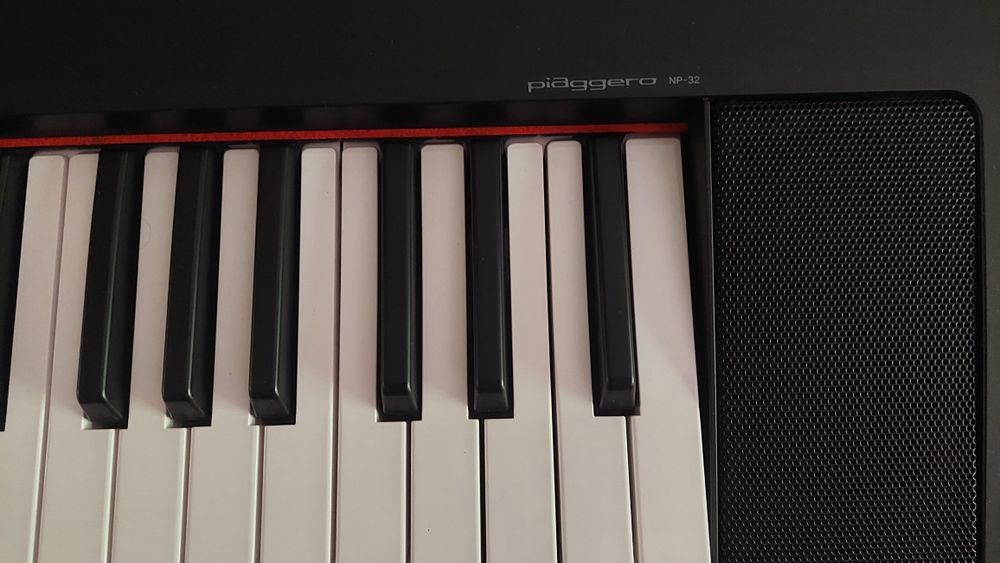 Pian Yamaha Piaggero NP-32 (includ suport și husă)