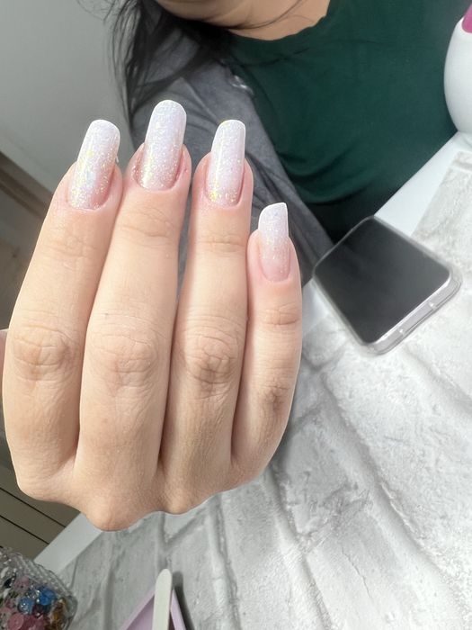 Ofet servici de manichura zona marasti