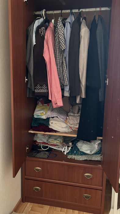 Шкаф двухдверный