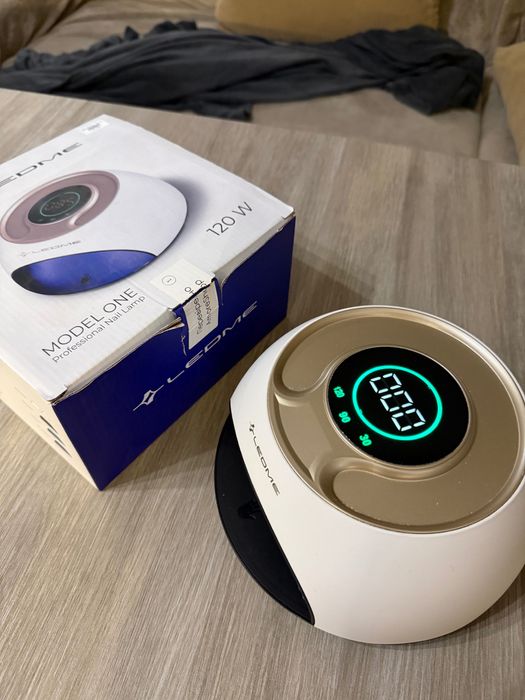 За маникюр лампи Ledme model one