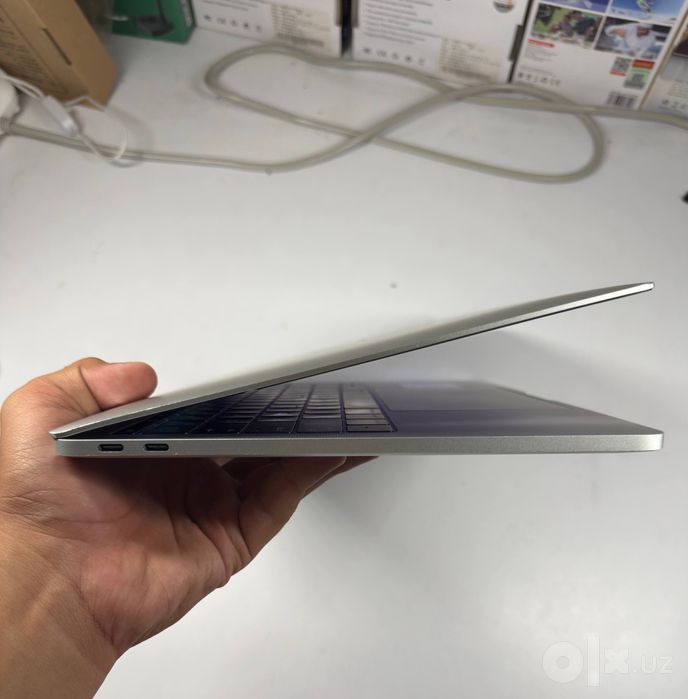 MacBook Pro 13 2016 sotiladi