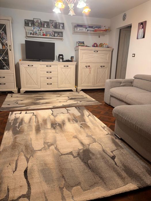 Vand apartament 2 camere Mărăcineni 
anunturi apartamente de vanzare