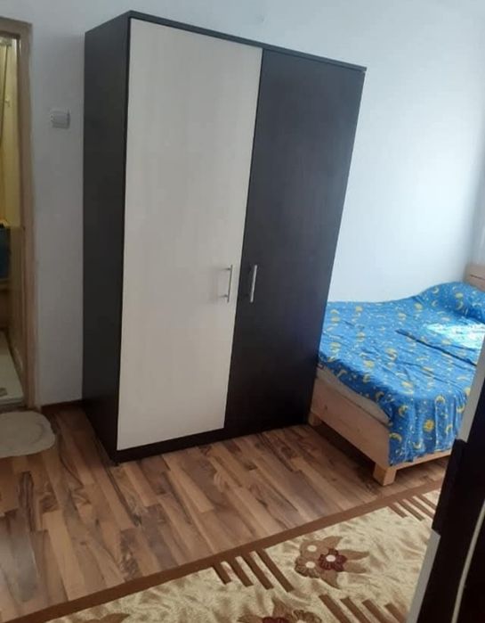 Vand garsoniera zona razboieni  parter .