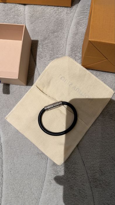 Гривна Louis Vuitton