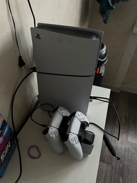 Продам PS5 slim CFI2115