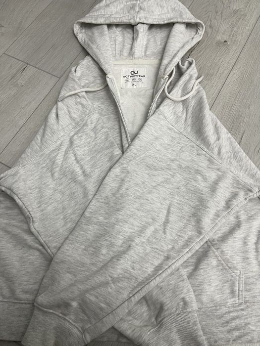 Кофта на замке продам