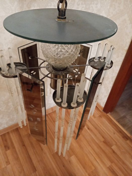 Продам люстру в хорошем состоянии