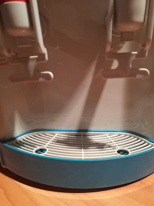 Български диспенсър за топла и студена вода за 19 л бидони МС Bulgaria