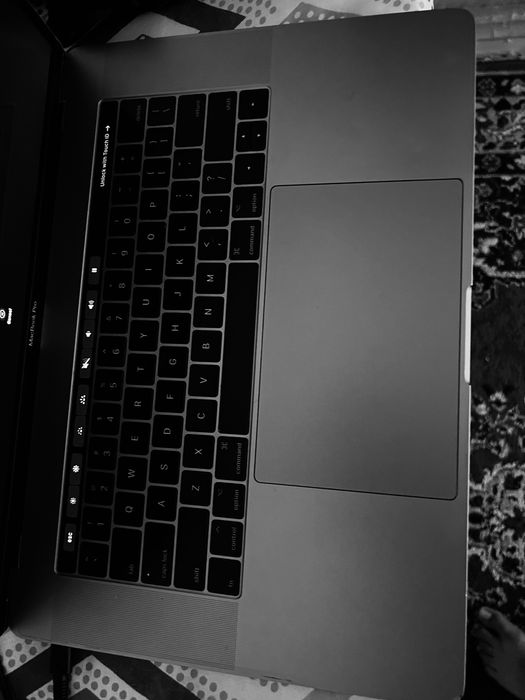 MacBook Pro 2017 с Touch Bar