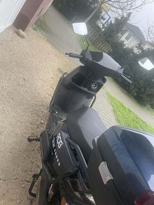 Vând scuter /schimb