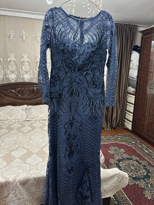 Вечерня платья.