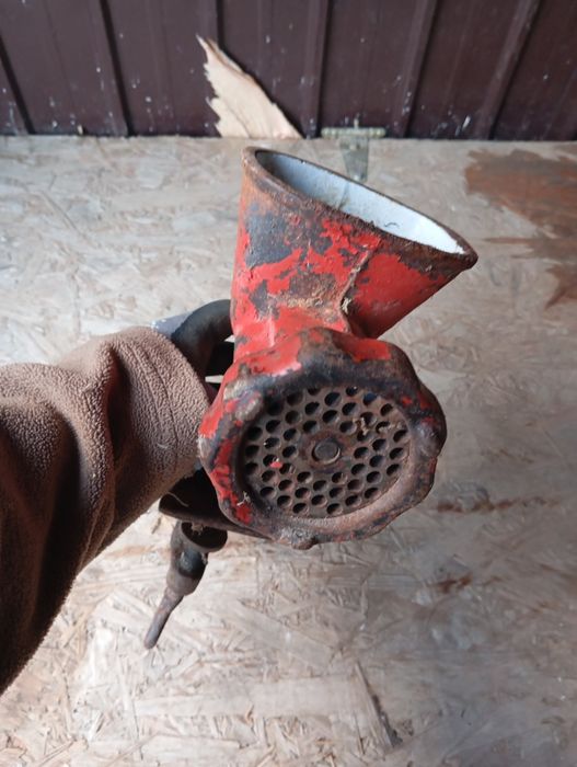 Mașină de tocat FLACARA  .mai multe la telefon