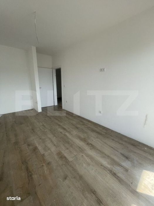 Apartament de vanzare, cu 3 camere, balcon mare, panorama superba, com