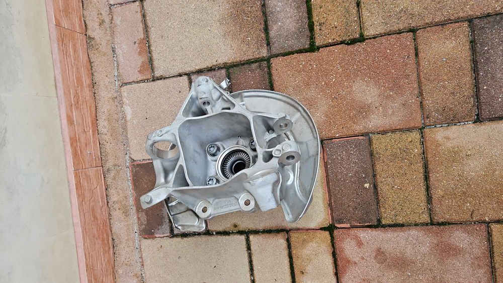 BMW X5 G05 G06 G07 шенкел + лагер главина