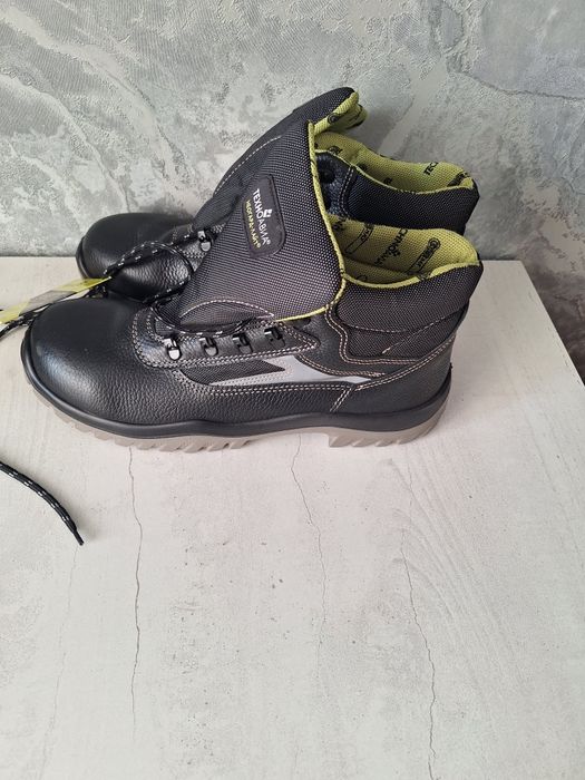 Продам ботинки мужские