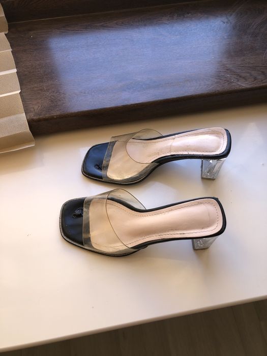 Босаножки бежевые