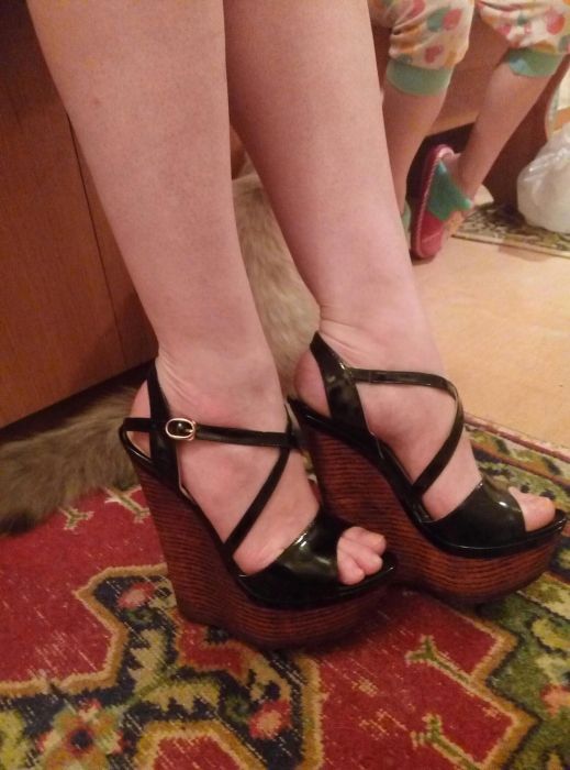 Продам босоножки