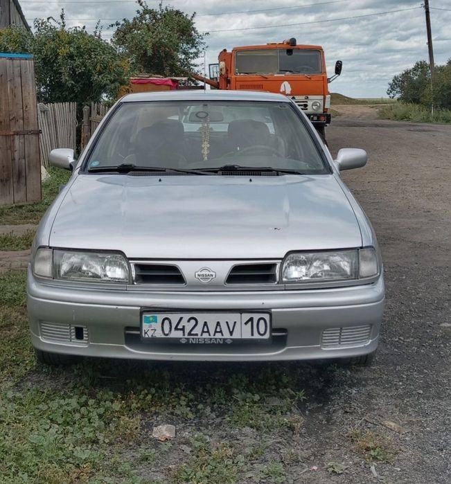 Nissan Primera P10