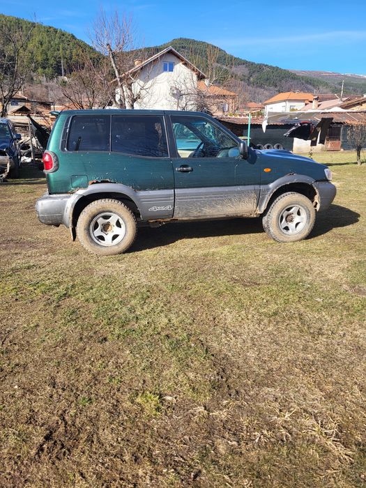 Нисан Терано 3.0тди  ръчни скорости .САМО НА ЧАСТИ