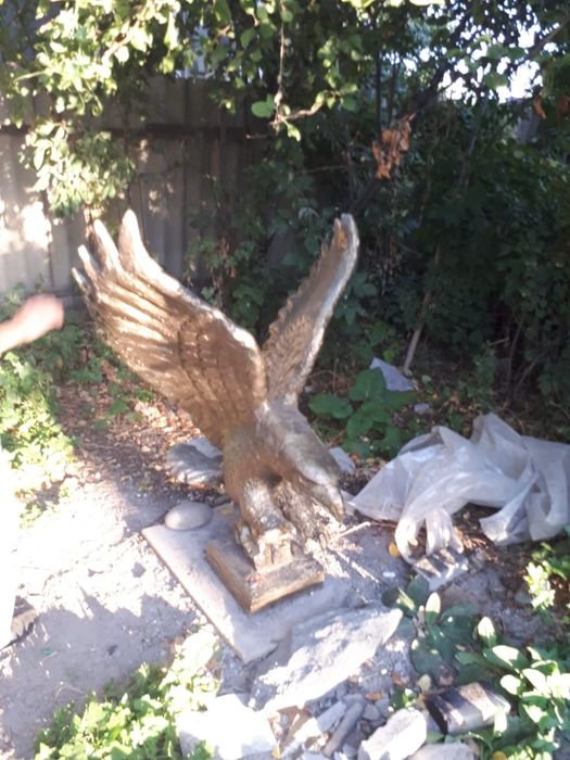 Скульптура беркута