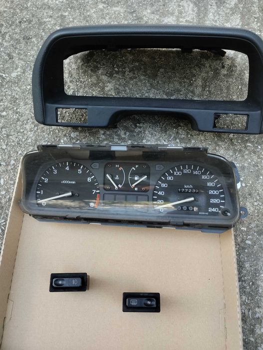 Продавам части за Honda CRX втора генерация 1989 на части с d16.