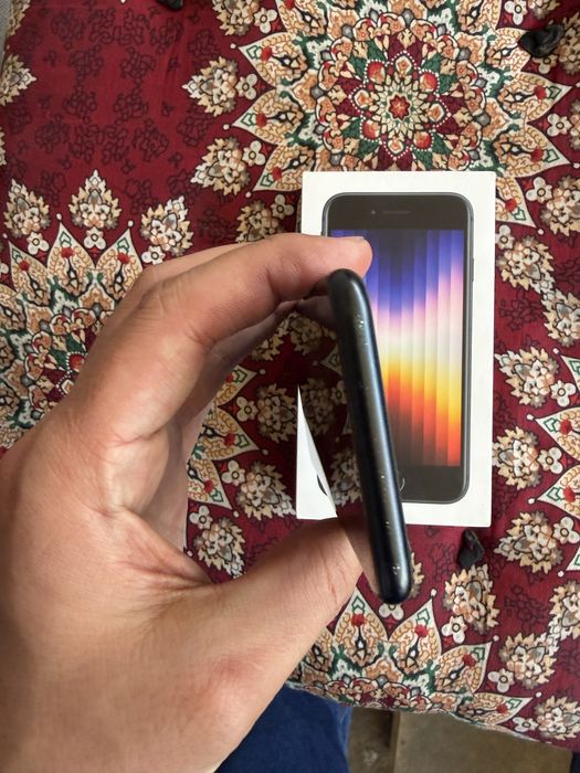iphone se 2022 holati yahwi 64g hotira yomkost 80 ochilmagan