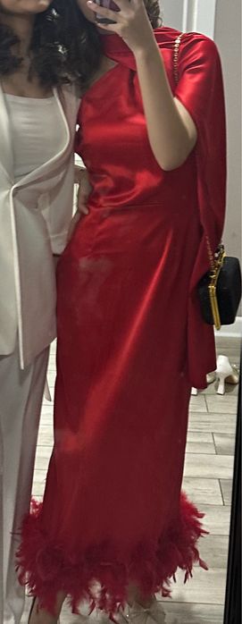 Вечернее платье красный
