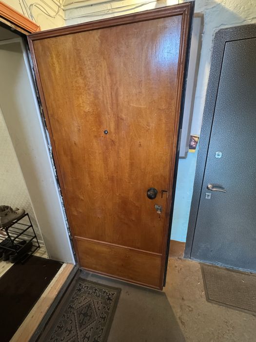 Продам дверь железная