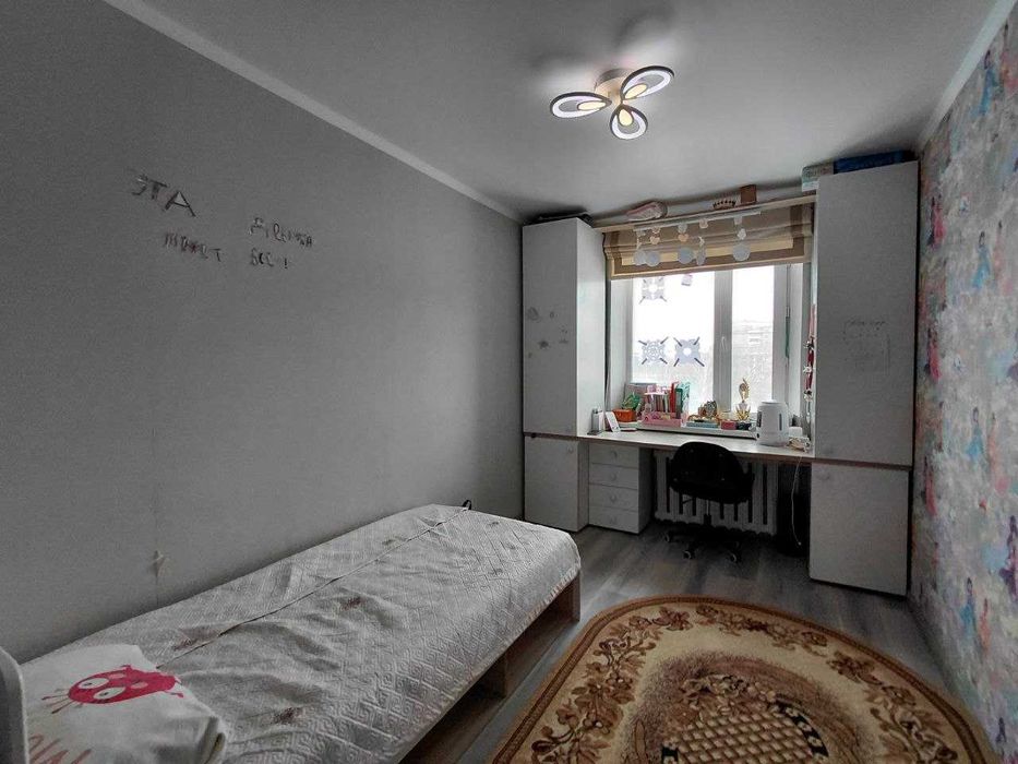 Продам 4 ком кв 8 мкр