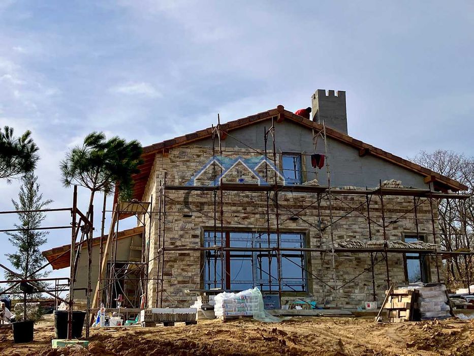 Къща 251м2, двор 650м2, 290000 евро, Приселци