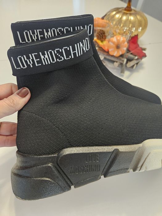 Sneakers Love Moschino