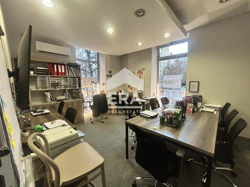 Дава се под наем Магазин в София, Център - 95 кв.м за 1695.24 € - Снимка #9