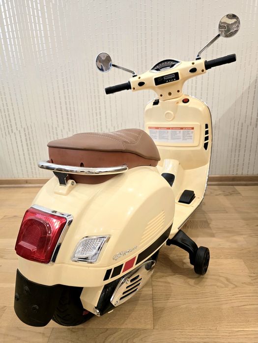 Детски скутер Vespa