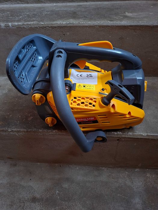 Моторен трион за една ръка