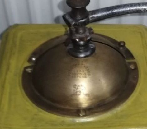 Rasnita veche pentru colectionari