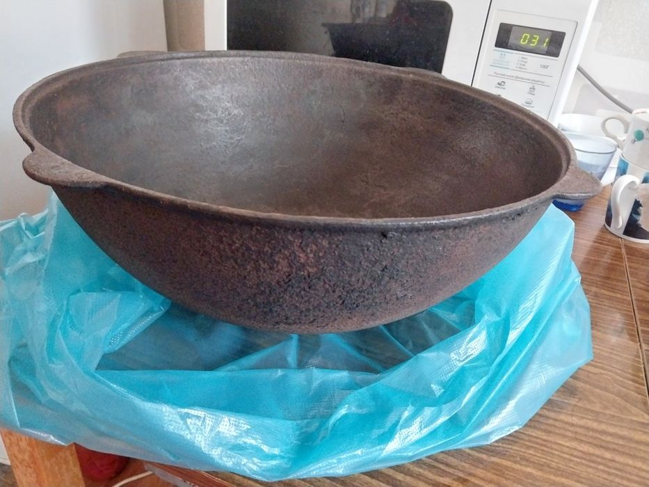 Продам казан чугунный