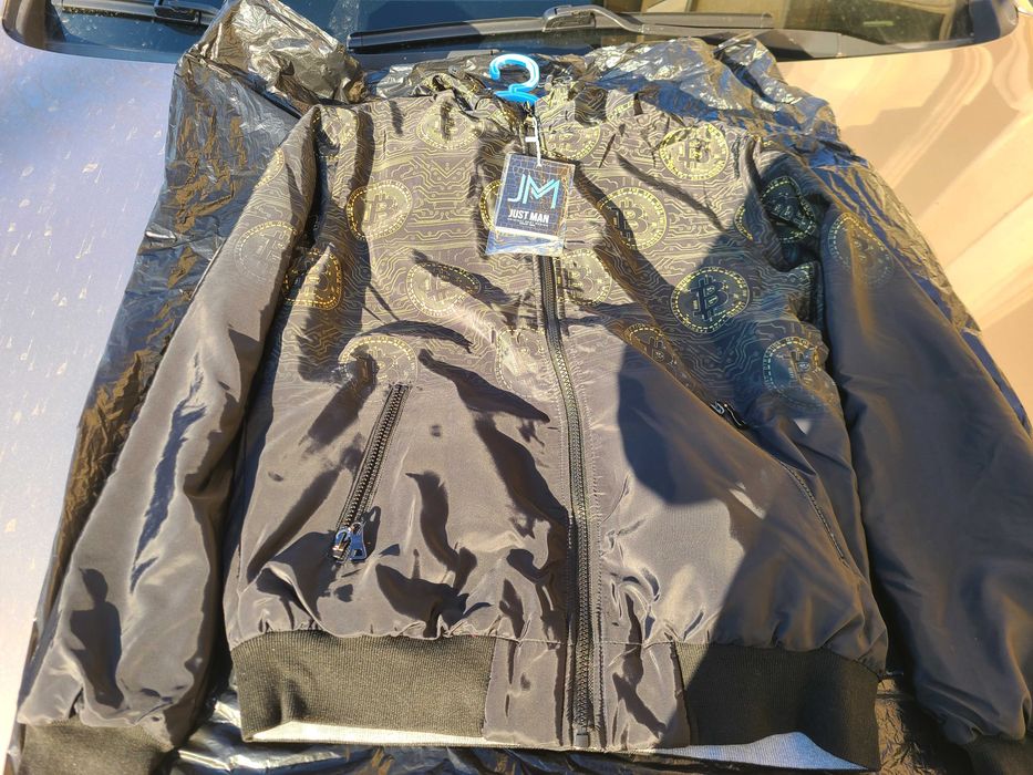 Пролетно двулицево яке Bitcoin