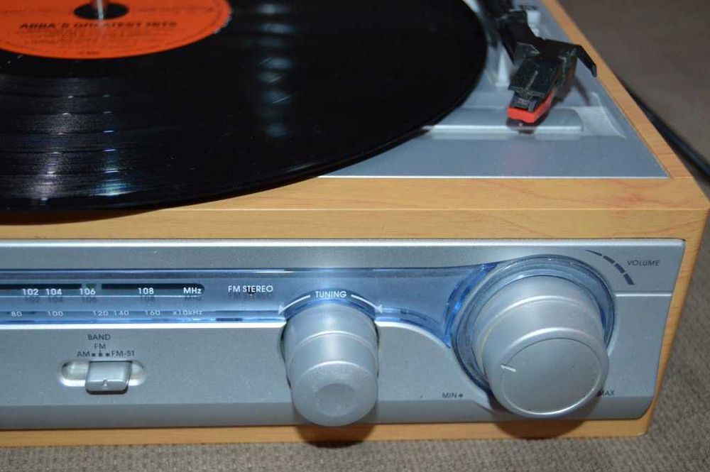 Sistem Audio Retro All-in-One: Pick-up + Radio Stereo Shimo TT-18W