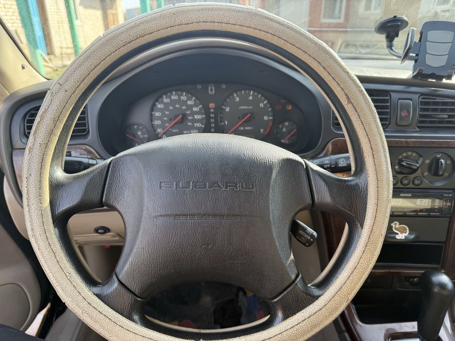 Subaru Outback 2000 года