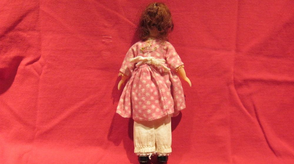 Papusa veche,anii '70,marime 19cm.