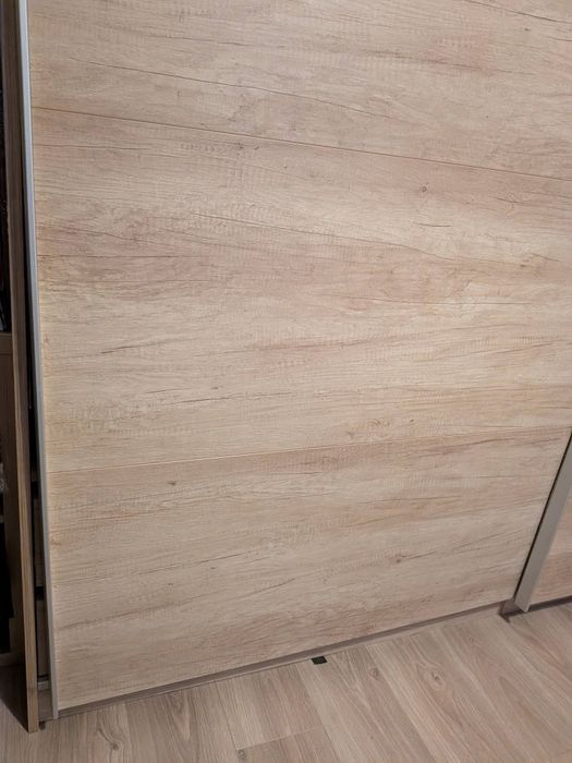 Гардероб с плъзгащи врати