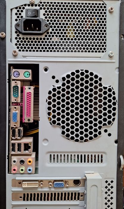Офисный комьютер (но без Жесткого диска)
