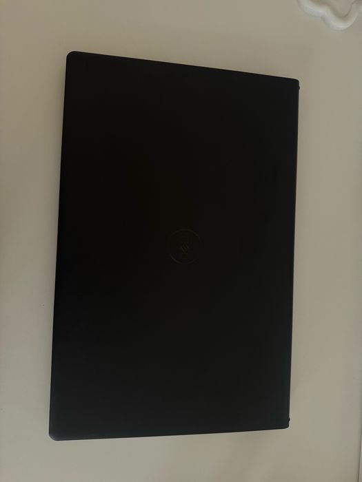 Лаптоп Dell Vostro 3530