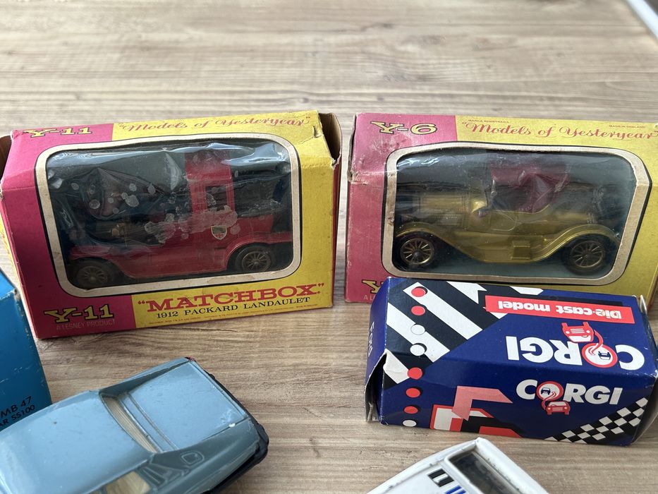 Лот колички matchbox, corgi