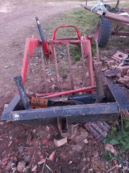 De vânzare încărcător frontal pentru tractor