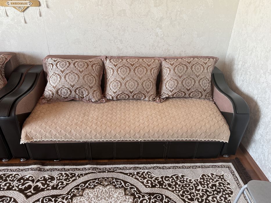 Продаю диван для зала