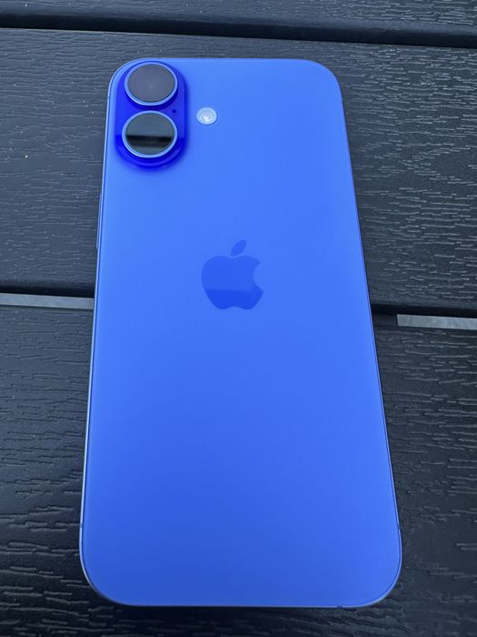 Iphone. 16 blue  128gb