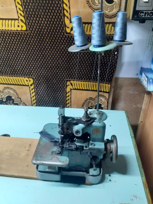 Продам 2 промыш. швейных машин, оверлог для тяжёлых и простых тк